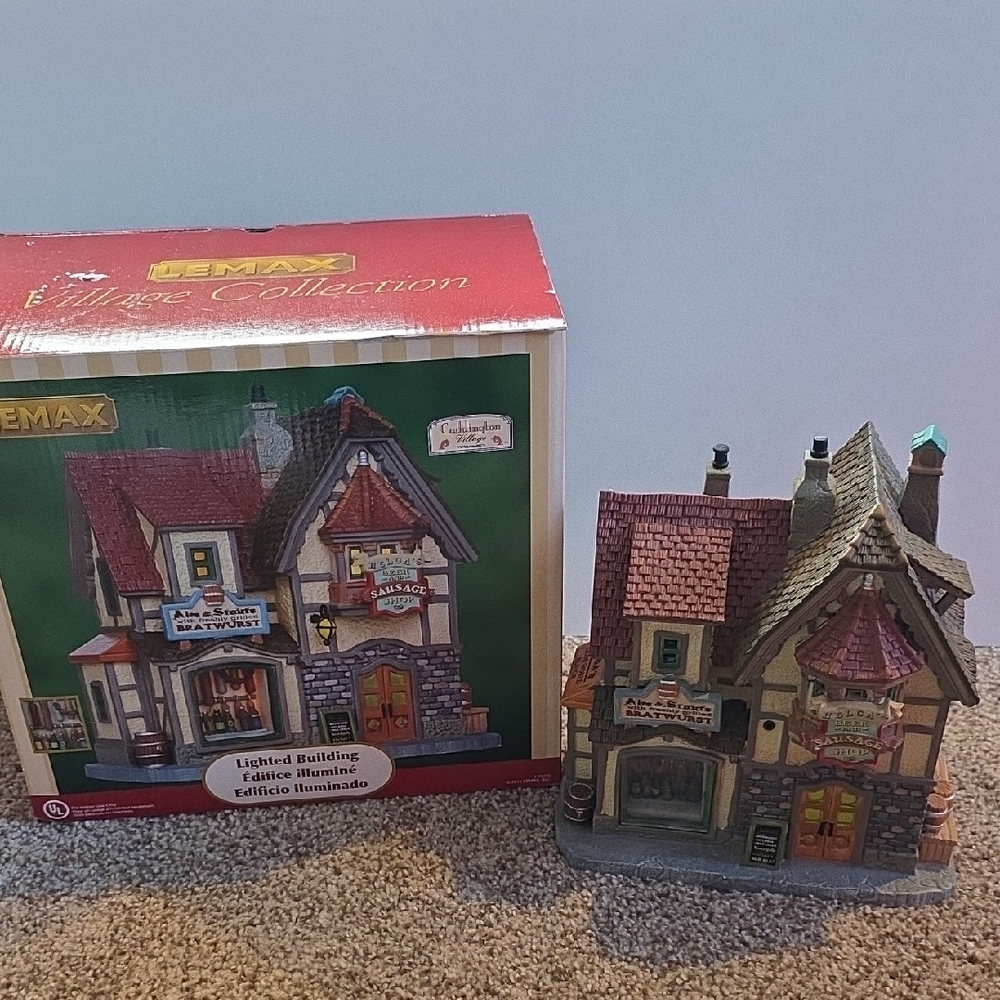 Lemax Caddington Village "Helga's Beer & Sausage Shop"